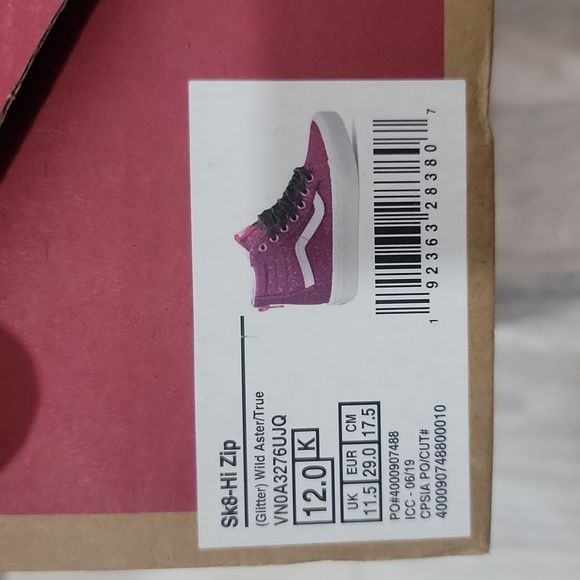 Vans - Picture 2 of 5